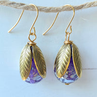 Lenora Dame Crackle Lucite Bead Cap Earring in Cranberry