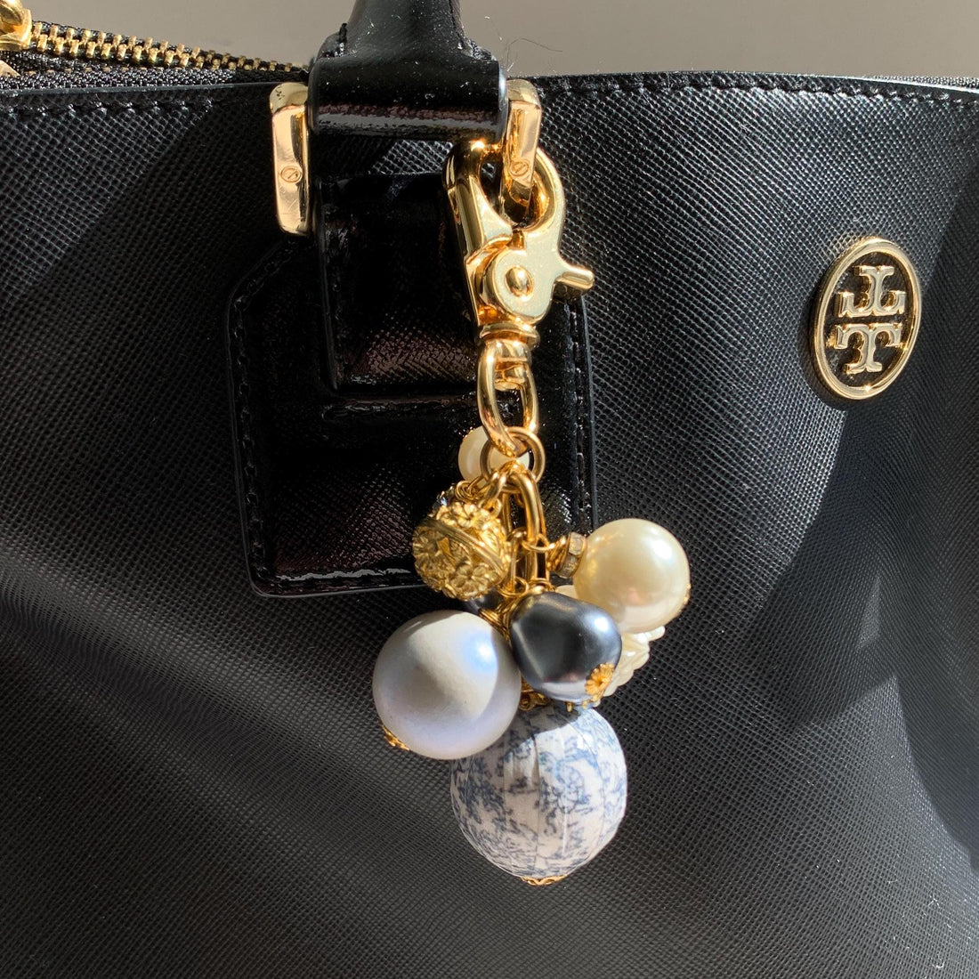 Frosty Purse Charm