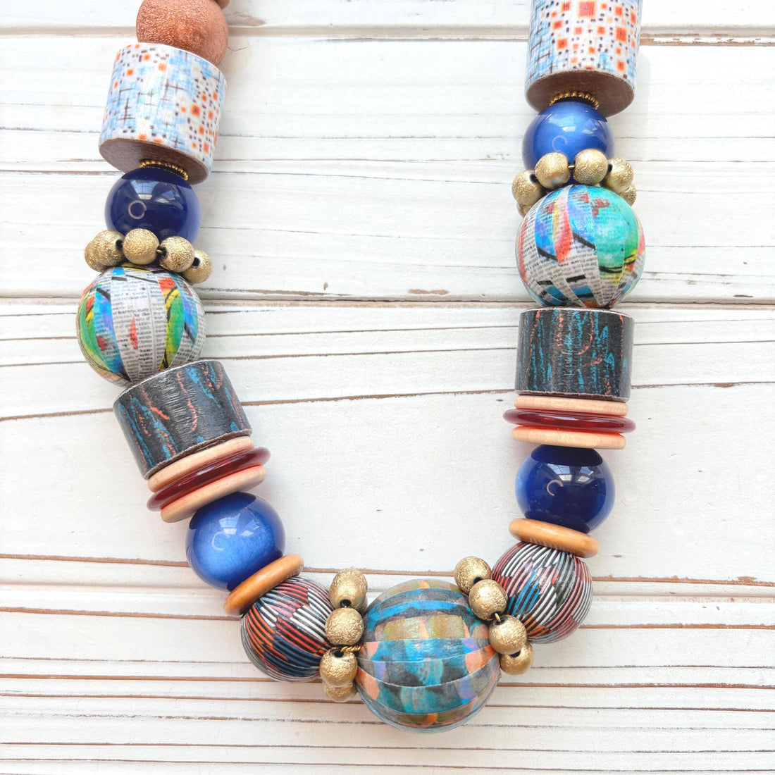 Newsworthy Long Queen Mum Necklace
