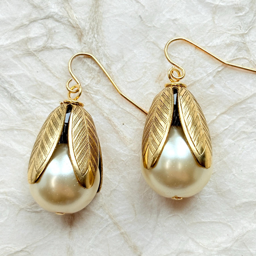 Lenora Dame Bead Cap Earring in Cream Pearl