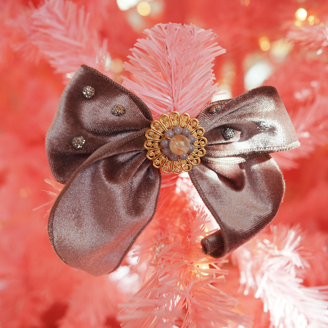 Lenora Dame One-of-a-Kind Christmas Morning Grey Beige Hair Bow